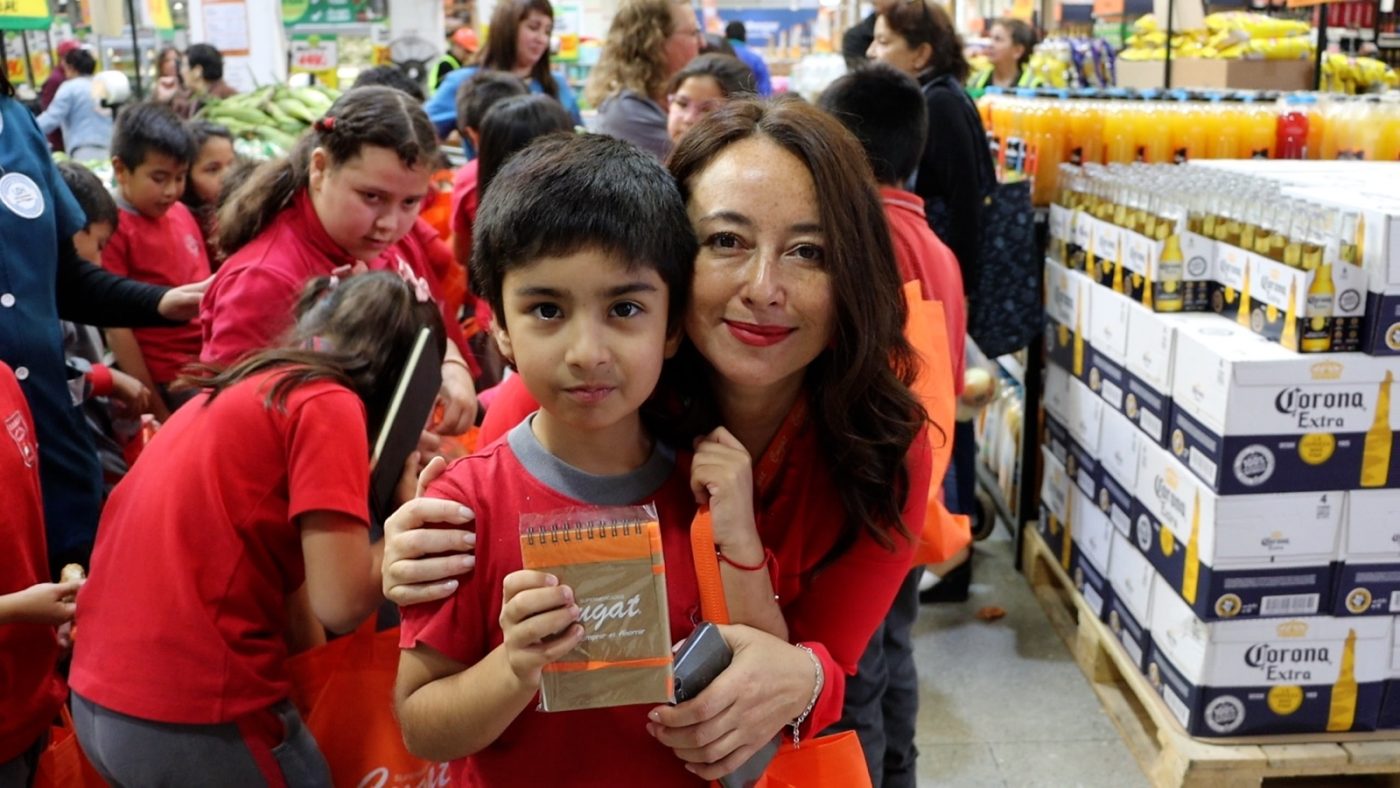 Supermercados Cugat recibe niños de Colegio comunal en la ciudad de Rengo. Supermercados Cugat recibe niños de Colegio comunal en la ciudad de Rengo.
